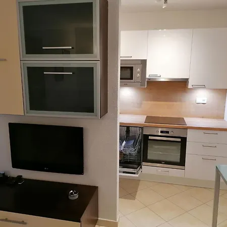 Erdgeschosswohnung Mit Terrasse Und Meerblick By Interhome Lejlighed Trogir