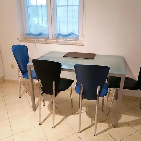 Erdgeschosswohnung Mit Terrasse Und Meerblick By Interhome Lejlighed Trogir