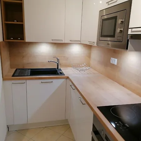 Erdgeschosswohnung Mit Terrasse Und Meerblick By Interhome Lejlighed *